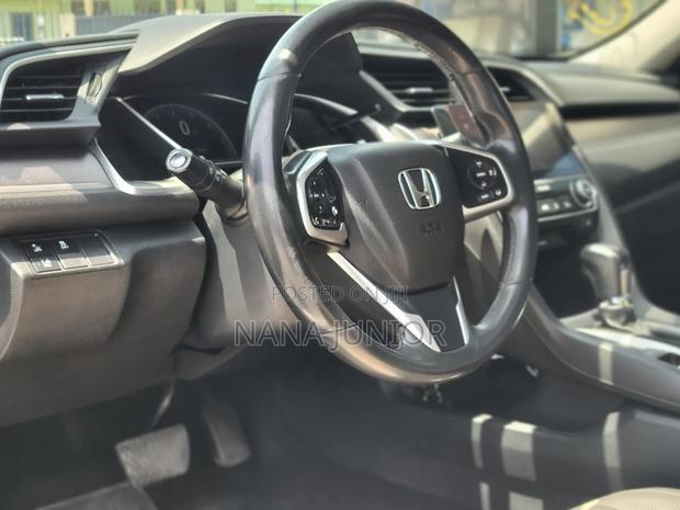 Honda Civic Touring 4dr Sedan (1.5L 4cyl) 2016 White