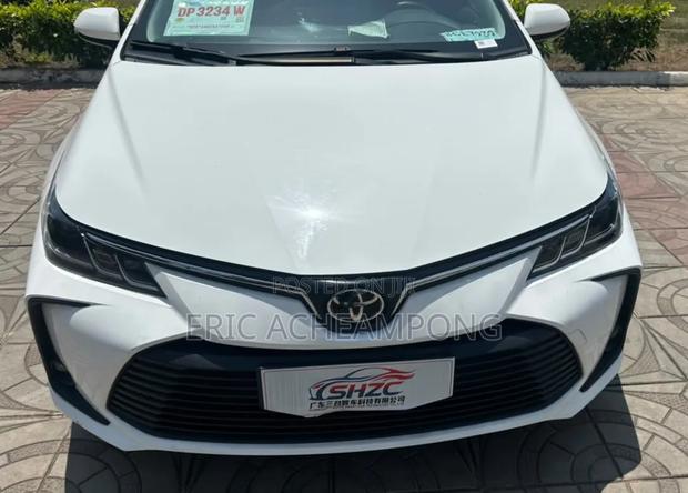 Toyota Corolla 2021 White