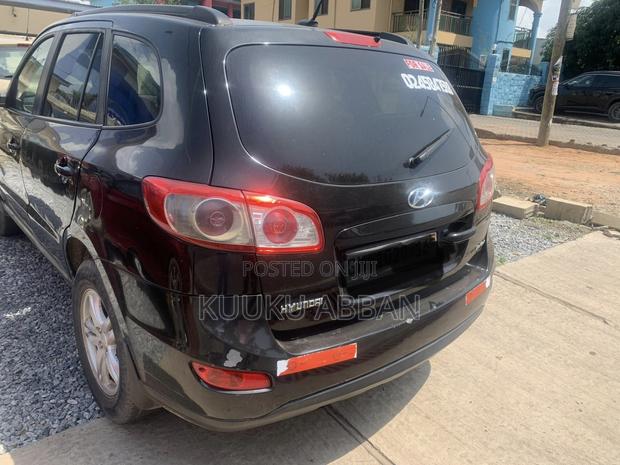 Hyundai Santa Fe 2011 Black