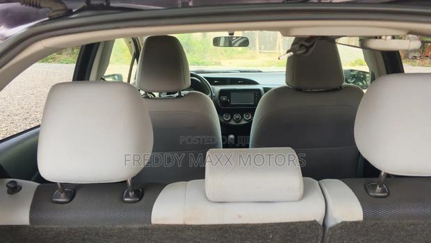 Toyota Vitz 1.3 FWD 5dr 2015 Purple
