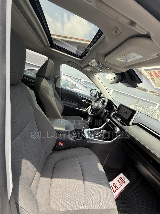 Toyota RAV4 XLE AWD 2024 Gray