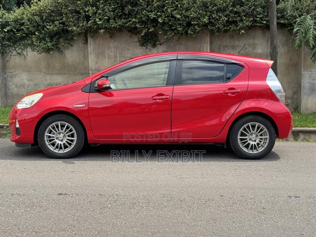 Toyota Aqua S 2014 Red