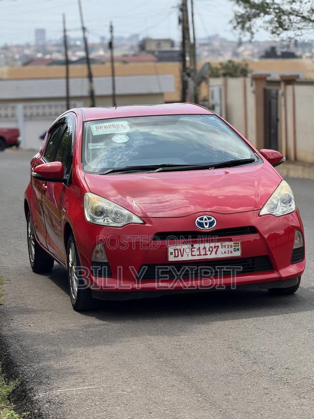 Toyota Aqua S 2014 Red