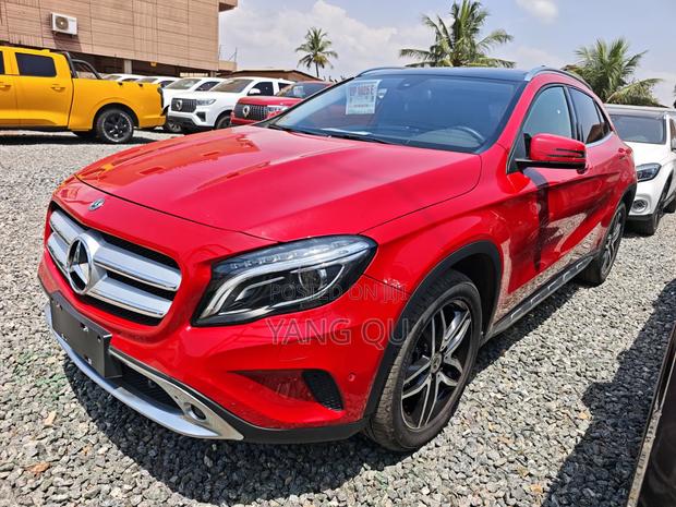 Mercedes-Benz GLA-Class 2017 Red