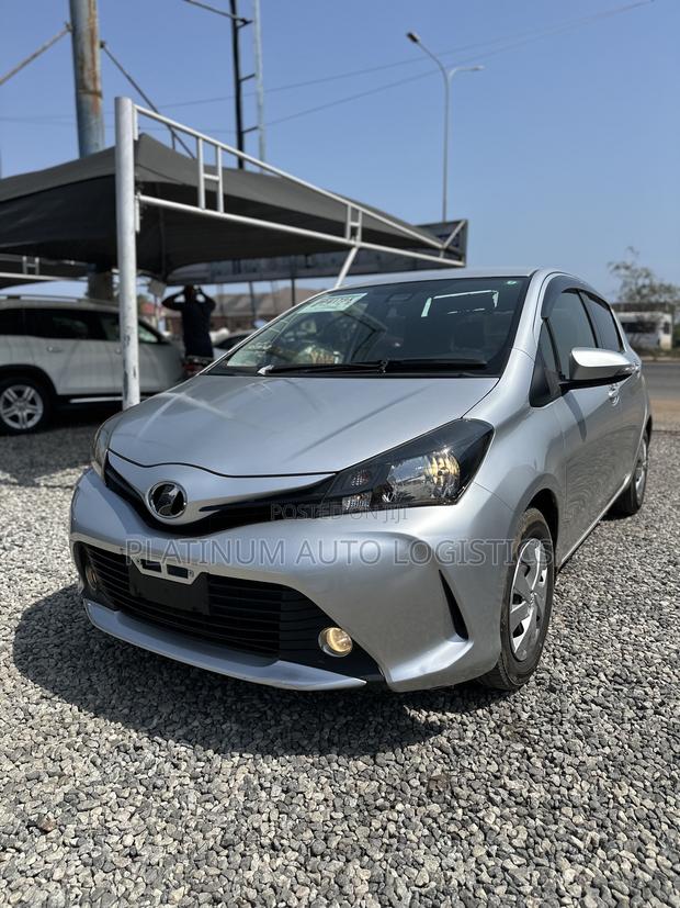 Toyota Vitz 2015