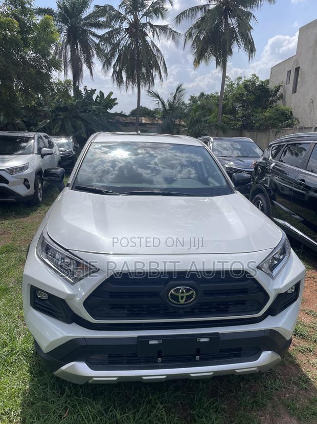 Toyota RAV4 2023 White