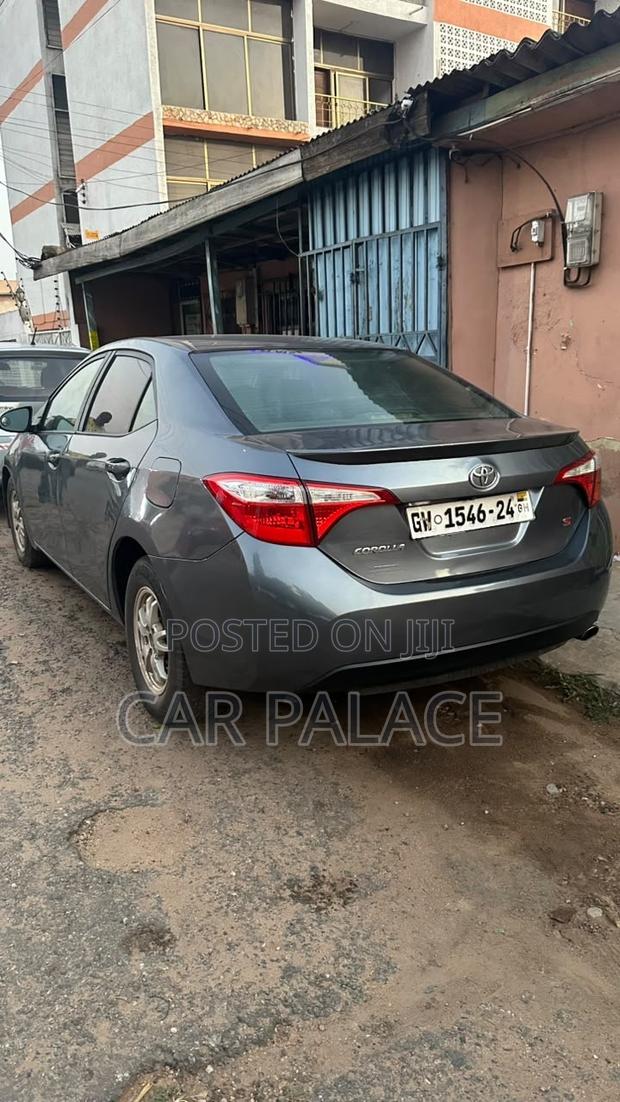 Toyota Corolla S 4dr Sedan (1.8L 4cyl CVT) 2015 Gray