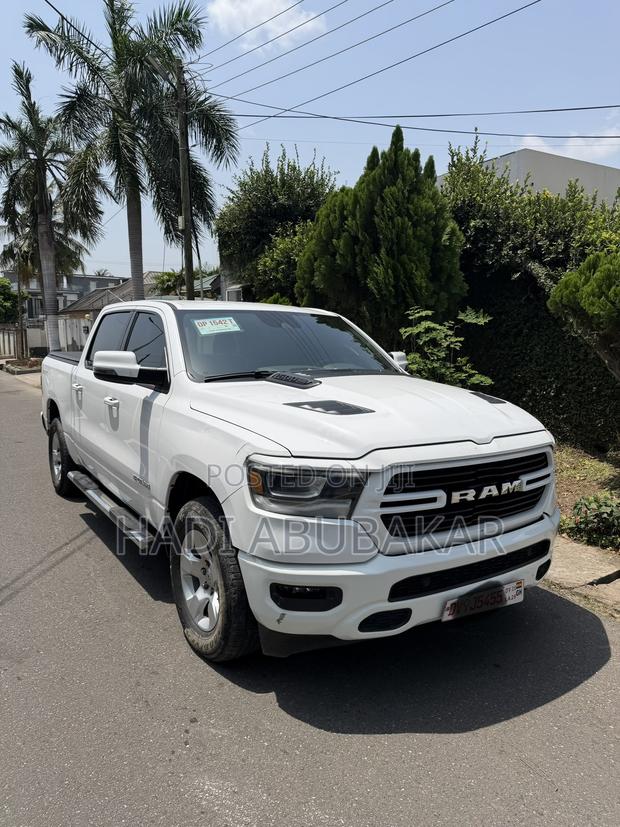 RAM 1500 2023 White
