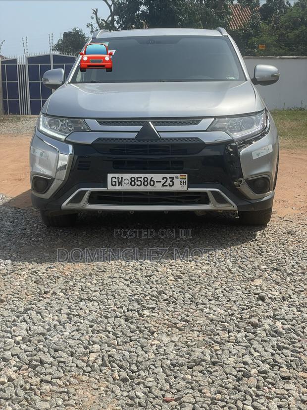 Mitsubishi Outlander 2018 Silver