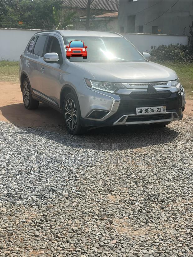 Mitsubishi Outlander 2018 Silver
