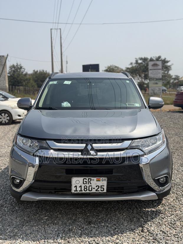 Mitsubishi Outlander 2016 Gray