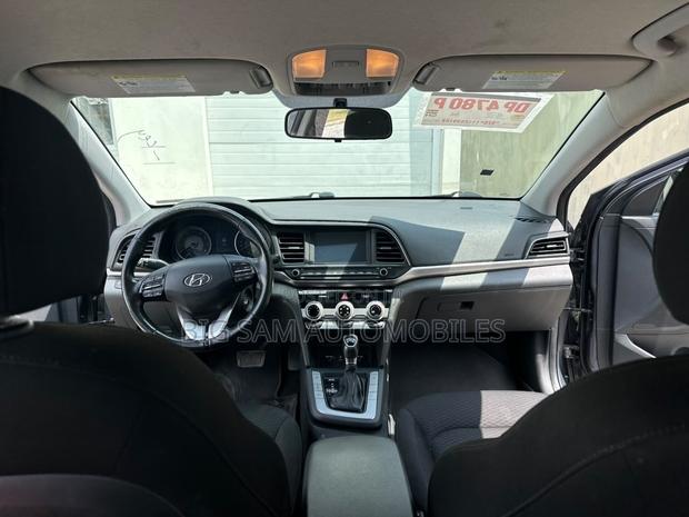 Hyundai Elantra Limited 2020 Gray