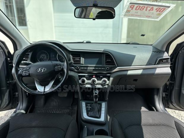 Hyundai Elantra Limited 2020 Gray