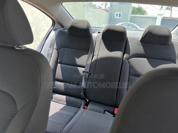 Hyundai Elantra Limited 2020 Gray
