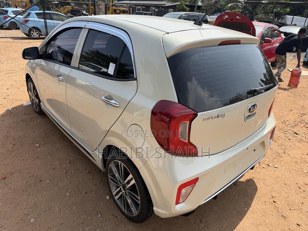 Kia Morning 2017 Off white