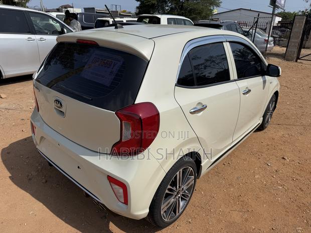Kia Morning 2017 Off white