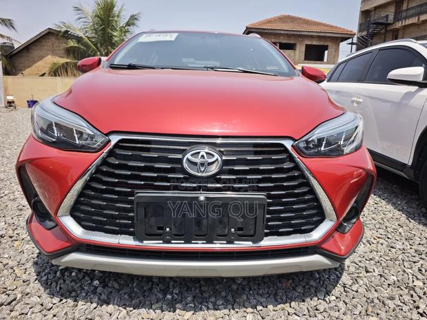 Toyota Yaris Cross 1.5 FWD 2023 Red