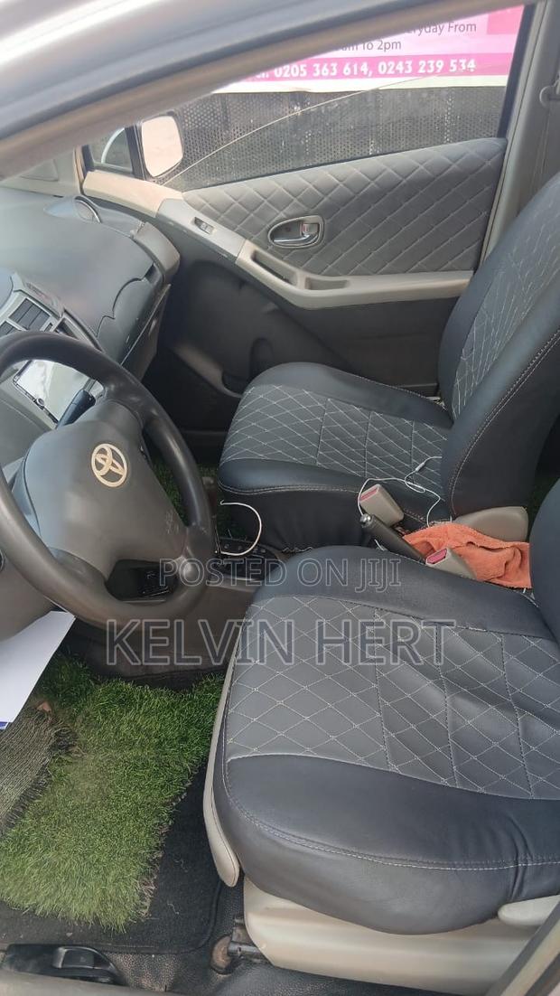 Toyota Vitz 1.3 AWD 3dr 2010 Silver