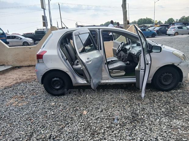 Toyota Vitz 1.3 AWD 3dr 2010 Silver