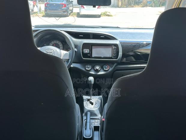 Toyota Vitz 1.3 FWD 3dr 2015 Yellow