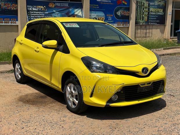 Toyota Vitz 1.3 FWD 3dr 2015 Yellow