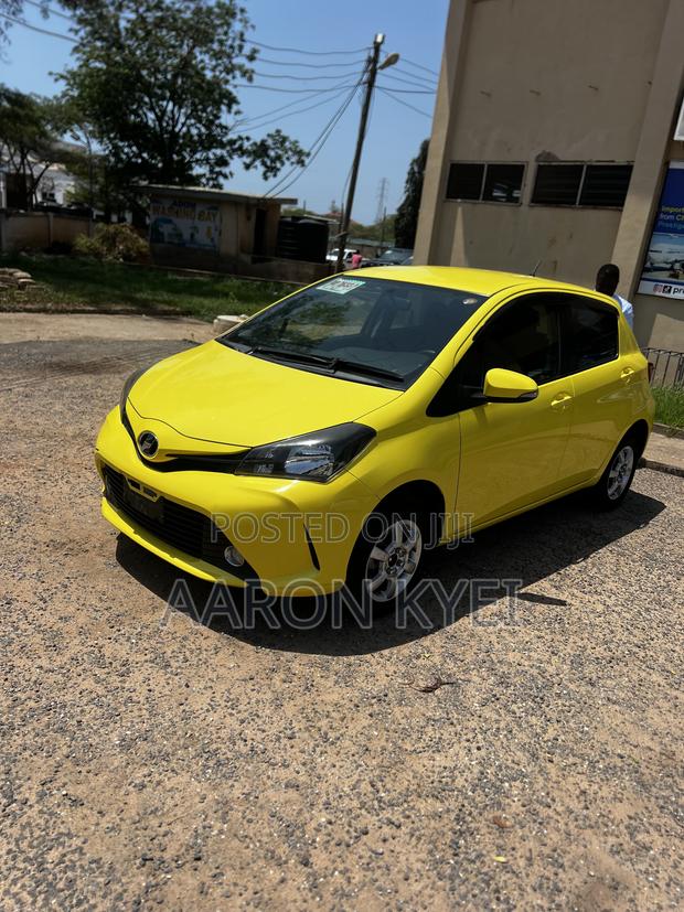 Toyota Vitz 1.3 FWD 3dr 2015 Yellow