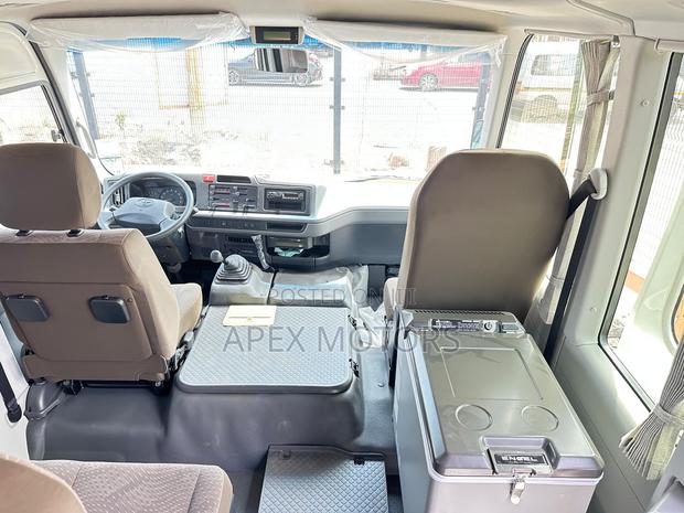 New Toyota Cresta 2025 White