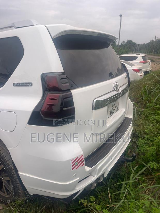 Toyota Land Cruiser Prado 2017 White