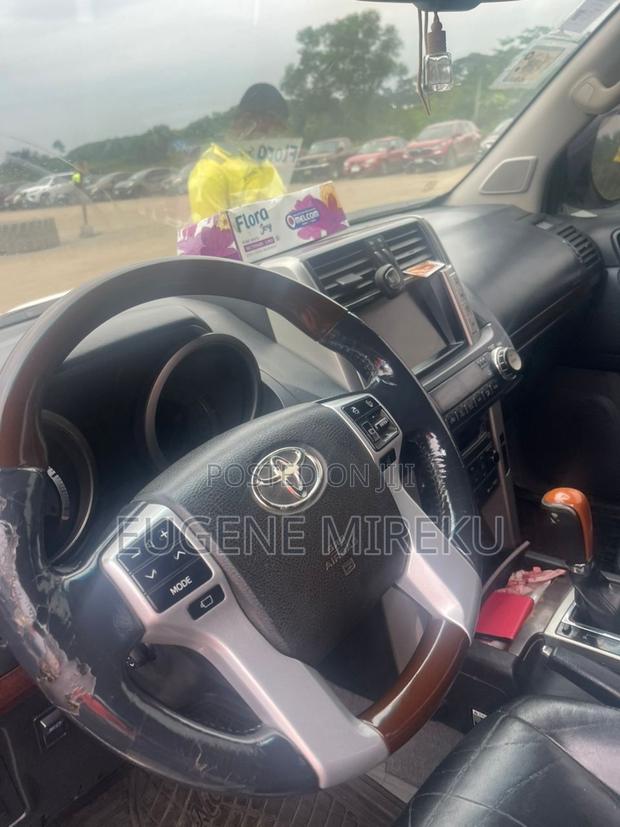 Toyota Land Cruiser Prado 2017 White