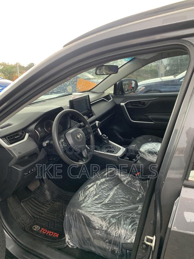 Toyota RAV4 LE 2022 Gray