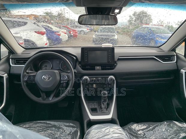 Toyota RAV4 LE 2022 Gray