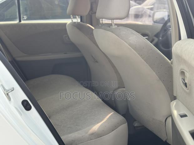 Toyota Vitz 2010 White