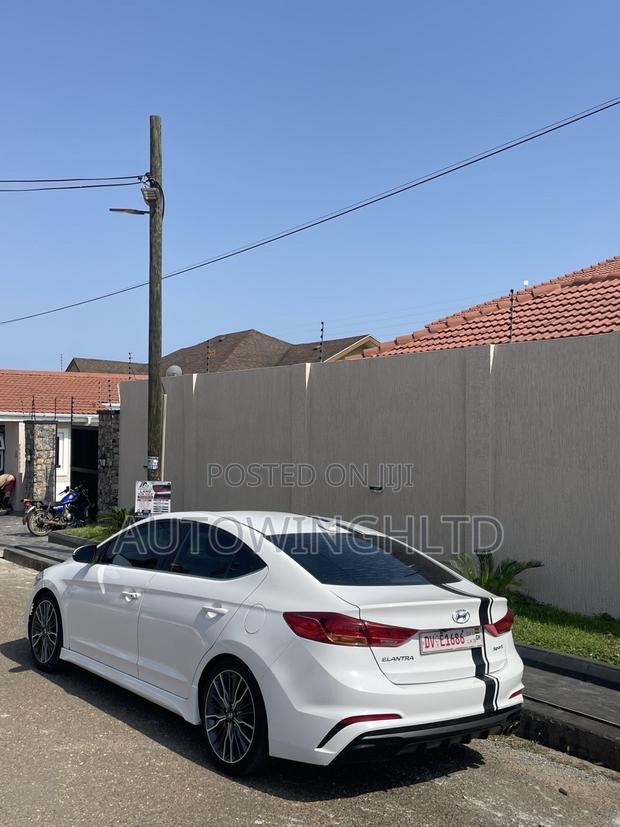 Hyundai Elantra Sport 2018 White