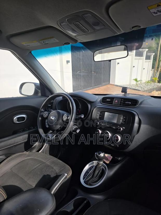 Kia Soul Hatchback 2016 Blue