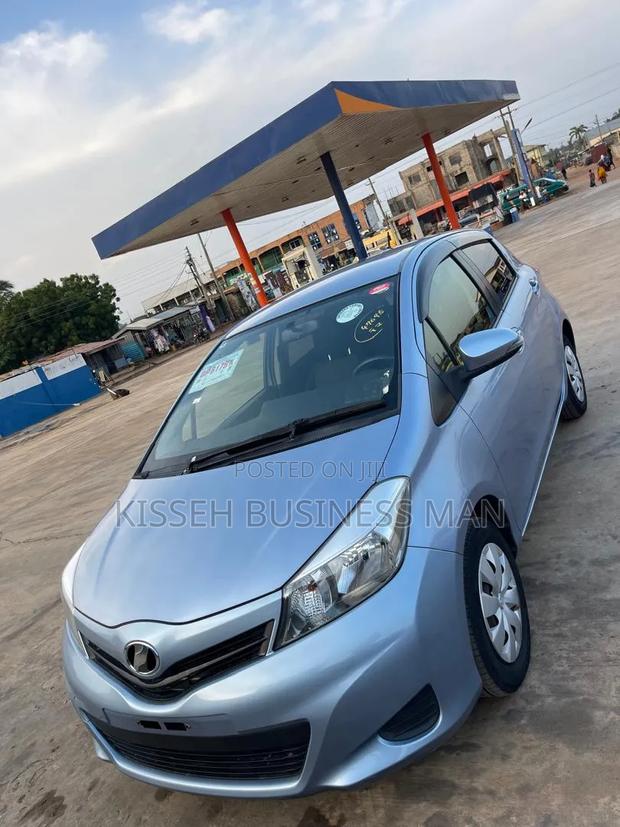 Toyota Vitz 2014 Blue