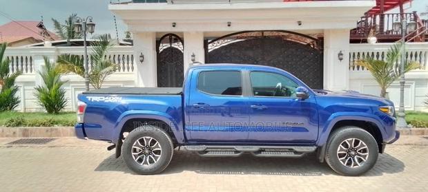 Toyota Tacoma 2023 Blue