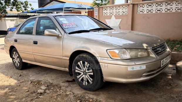 Toyota Camry LE 4dr Sedan (2.2L 4cyl 4A) 2000 Beige