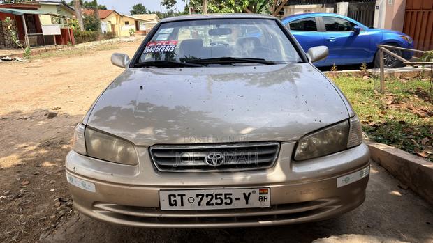 Toyota Camry LE 4dr Sedan (2.2L 4cyl 4A) 2000 Beige