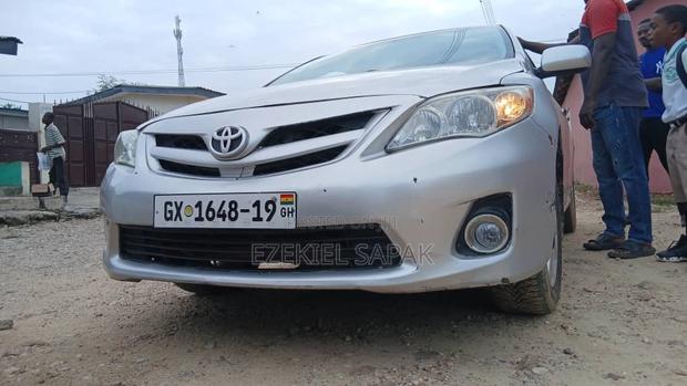 Toyota Corolla LE 4dr Sedan (1.8L 4cyl 4A) 2013 Gray
