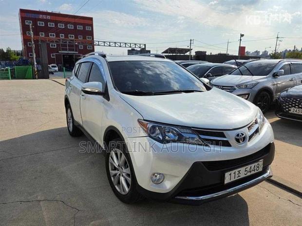 Toyota RAV4 2015 White
