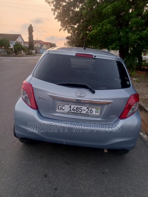 Toyota Vitz 1.5 FWD 5dr 2012 Blue