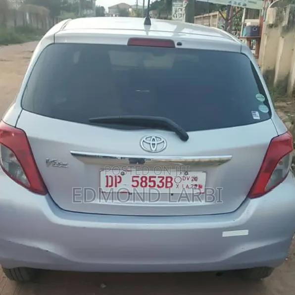 Toyota Vitz 2012 Gray