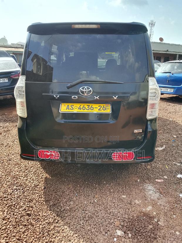 Toyota Voxy 2012 Black