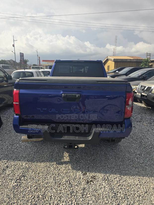 Toyota Tacoma SR Double Cab 4WD 5.0 ft. SB (Automatic) 2025 Blue