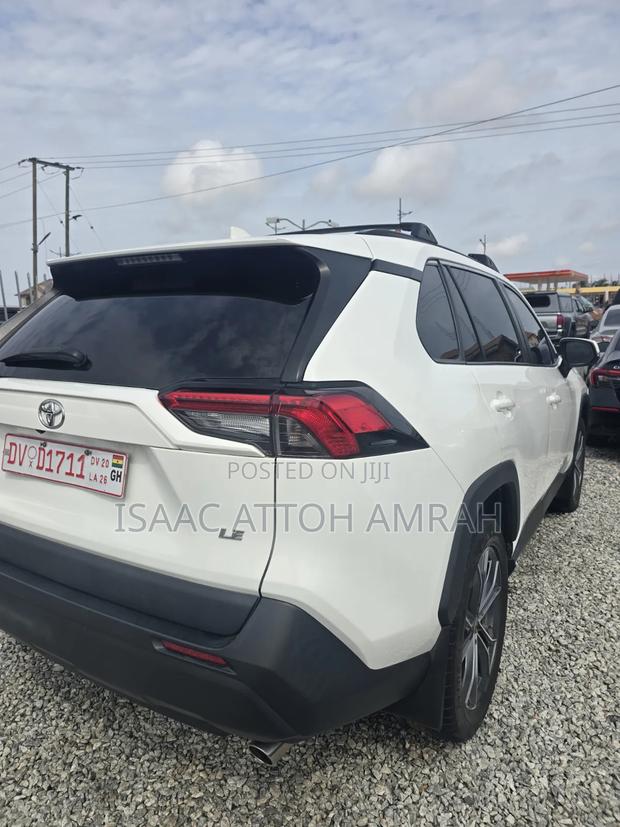 Toyota RAV4 XLE Premium AWD 2020 White
