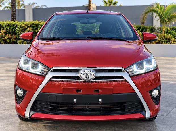 Toyota Yaris L Hatchback 5dr 2016 Red