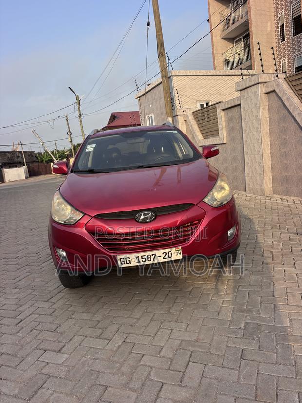 Hyundai Tucson 2013 Red