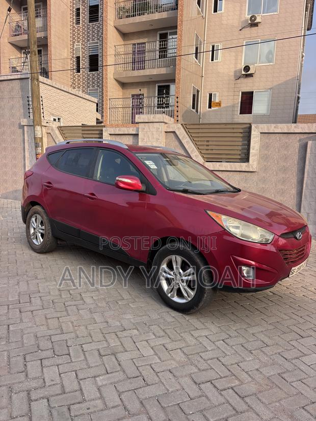 Hyundai Tucson 2013 Red