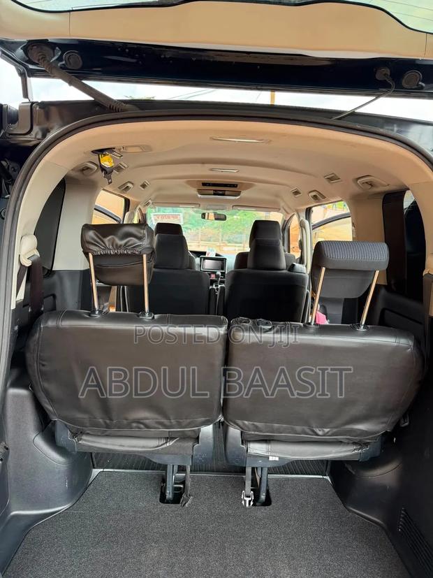 Toyota Voxy V 4WD 8-Seater 2016 Black