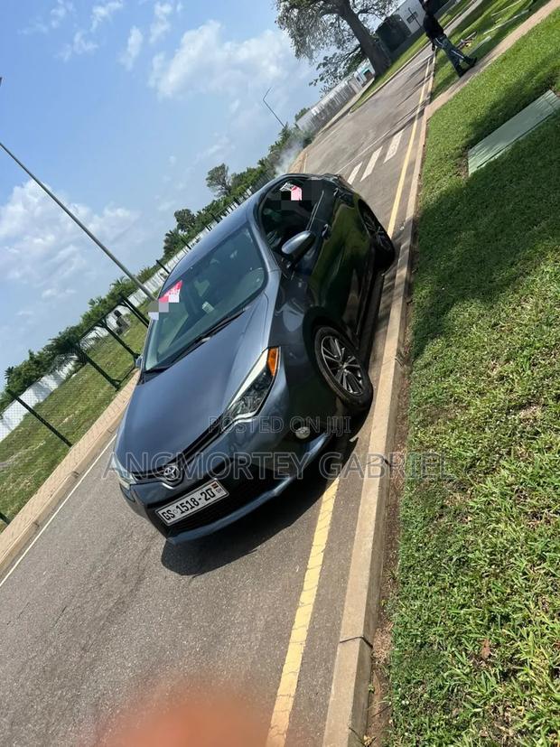 Toyota Corolla 2015 Gray